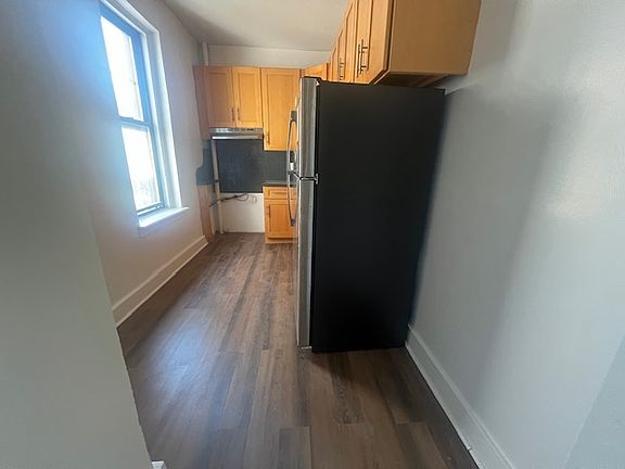 2nd image of 2020 Avenue O APT D3