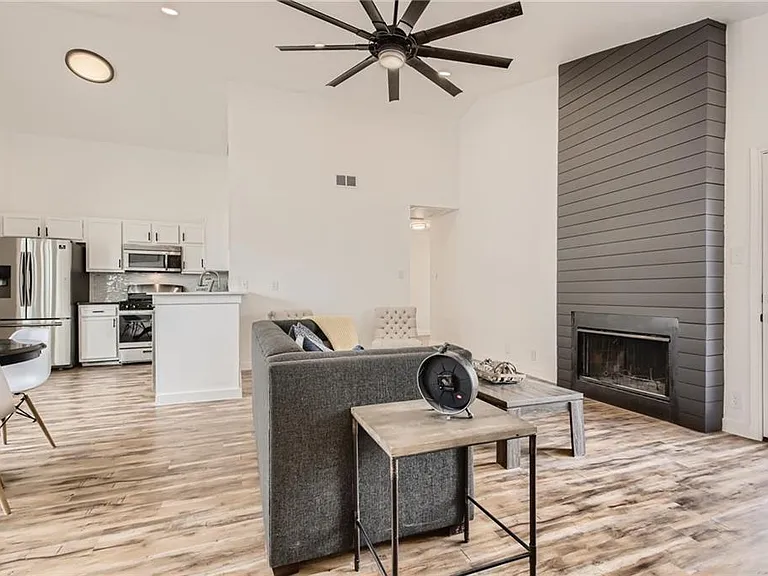 1402 Hollow Tree Blvd — Photo 15