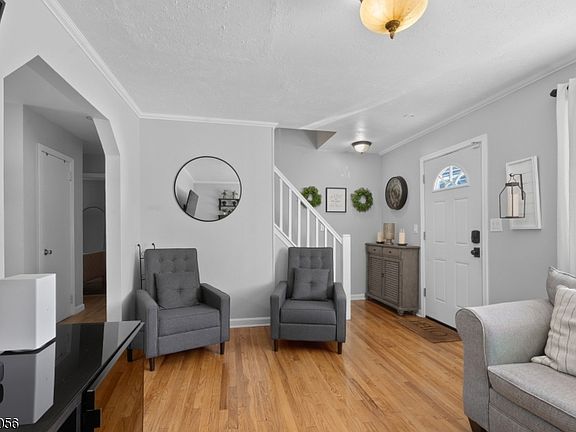 3rd image of 189-191 Totowa Ave