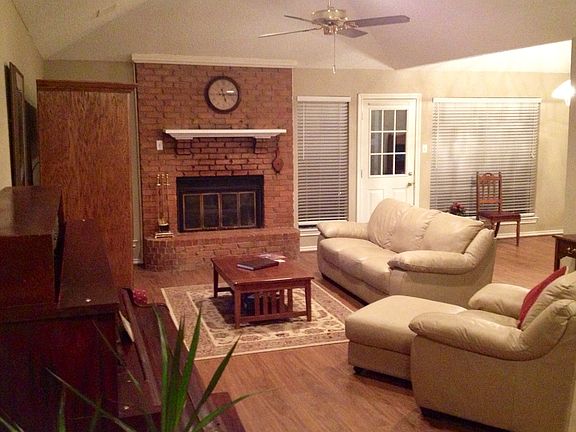 2nd image of 10033 Stoneleigh Dr