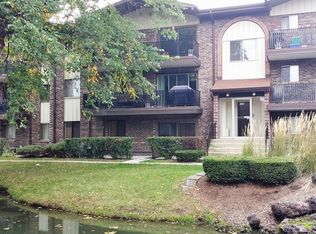 13911 James Dr APT 1002, Crestwood, IL 60445