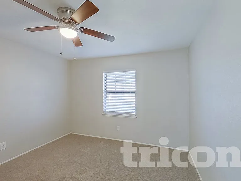 10022 Deer Hollow Dr — Photo 7