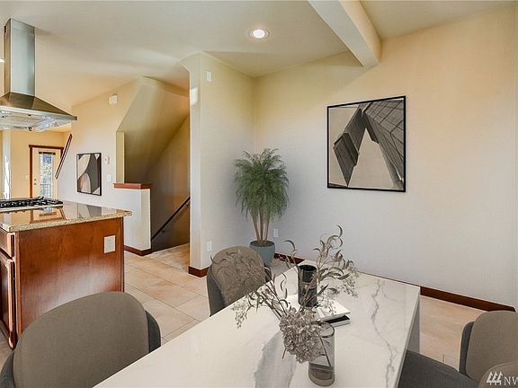 5th image of 716 Nob Hill Ave N #A