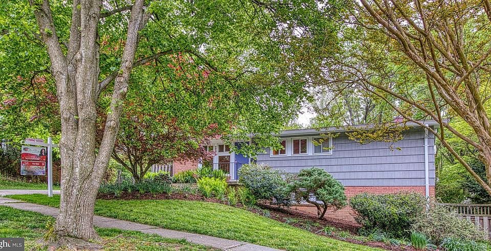 1st image of 222 Hillsboro Dr