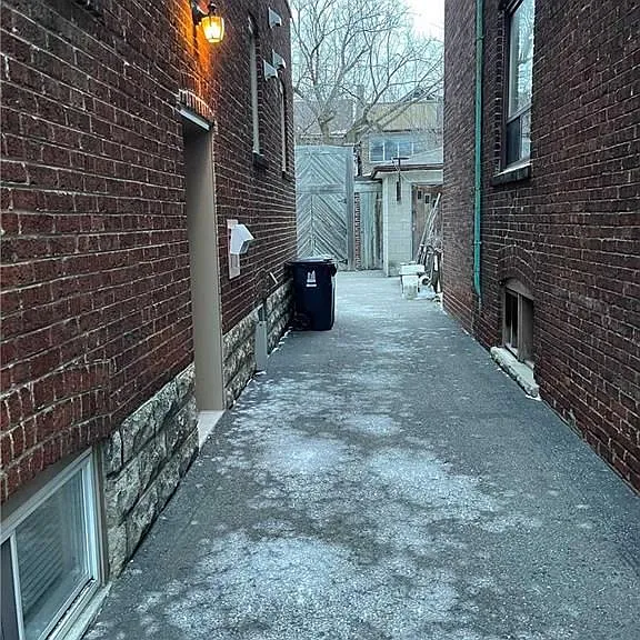 94 Glenholme Ave #BASEMENT — Photo 10