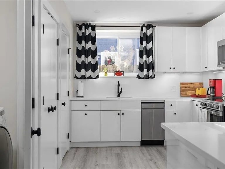 26 W Narragansett Ave #3 — Photo 5