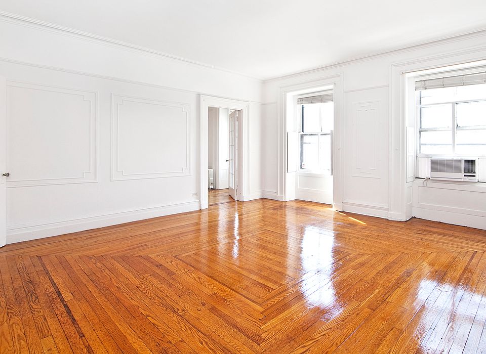 1st image of 557 Henry St #3