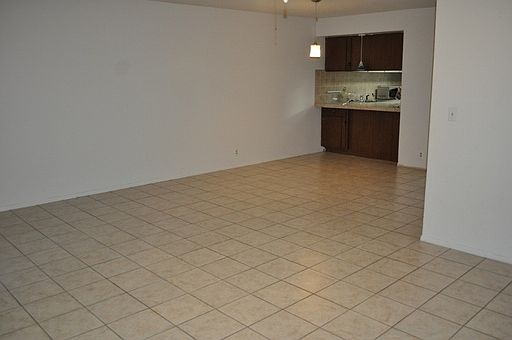 4th image of 411 Sheoah 33 Blvd