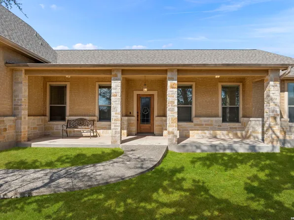 448 Western Trail, Bandera, TX 78003
