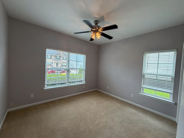 11 Red Robin Ct — Photo 6