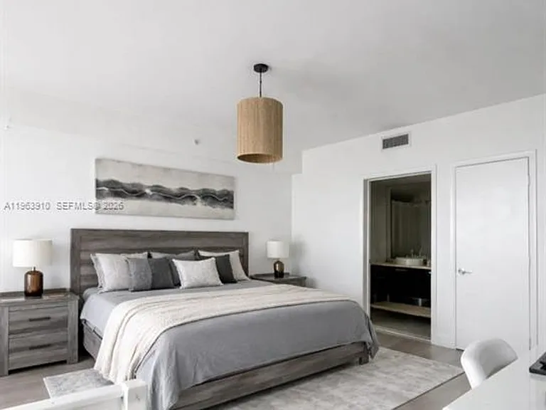 253 NE 2nd St #433 — Photo 3