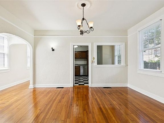 5th image of 1420 Hillary St