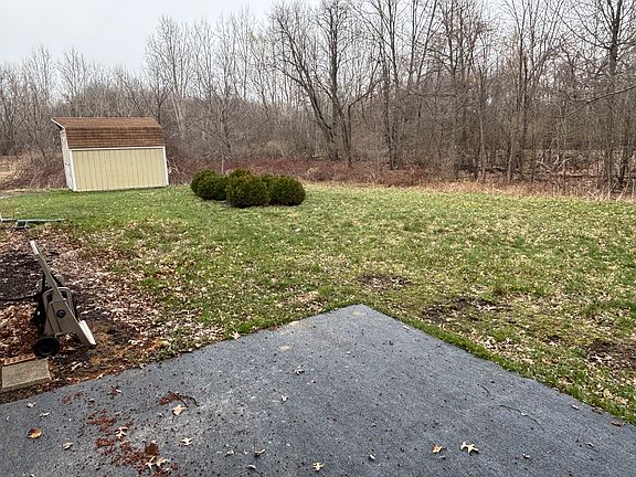 4th image of 1378 Devon Dr NE