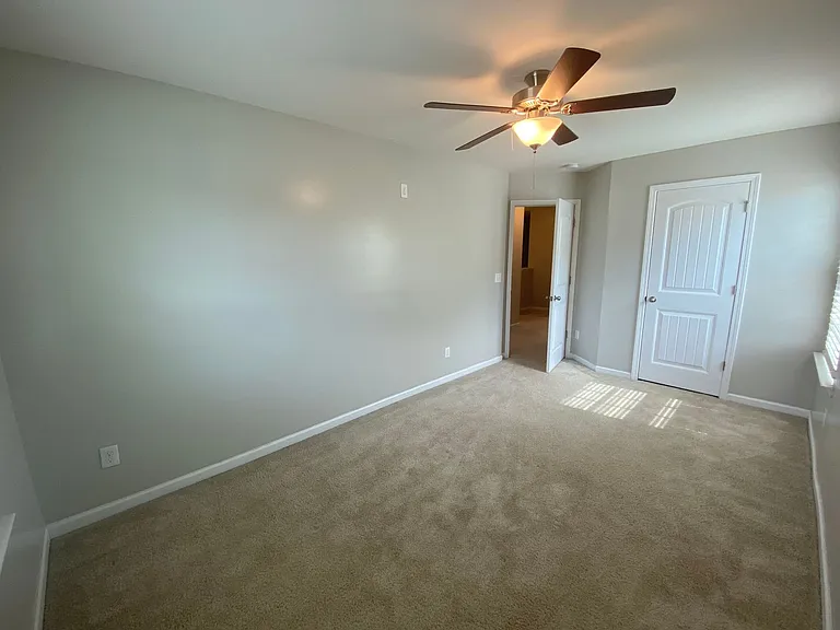 35 S Grey Abbey Dr — Photo 16
