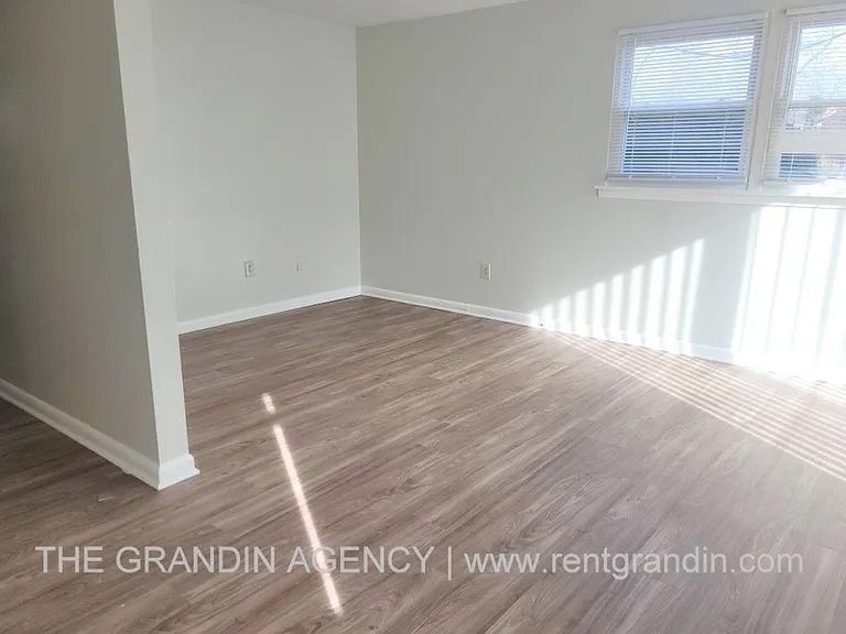 916 Pyrtle Dr #C — Photo 7