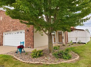608 Layne Dr, West Burlington, IA 52655