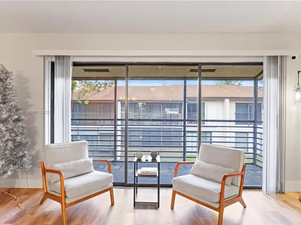 176 W Laurel Dr #1106, Pompano Beach, FL 33063