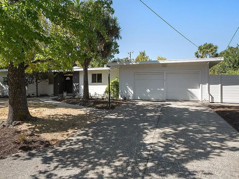 25 Tarry Rd — Photo 1
