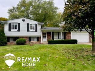 4476 Saint Martins Dr, Flint, MI 48507