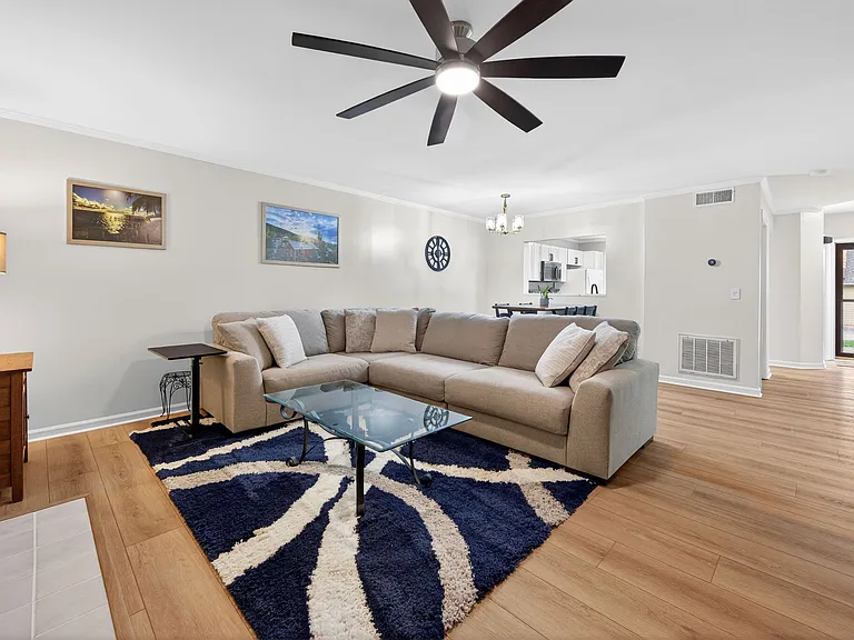 604 Broad Leaf Cir — Photo 10