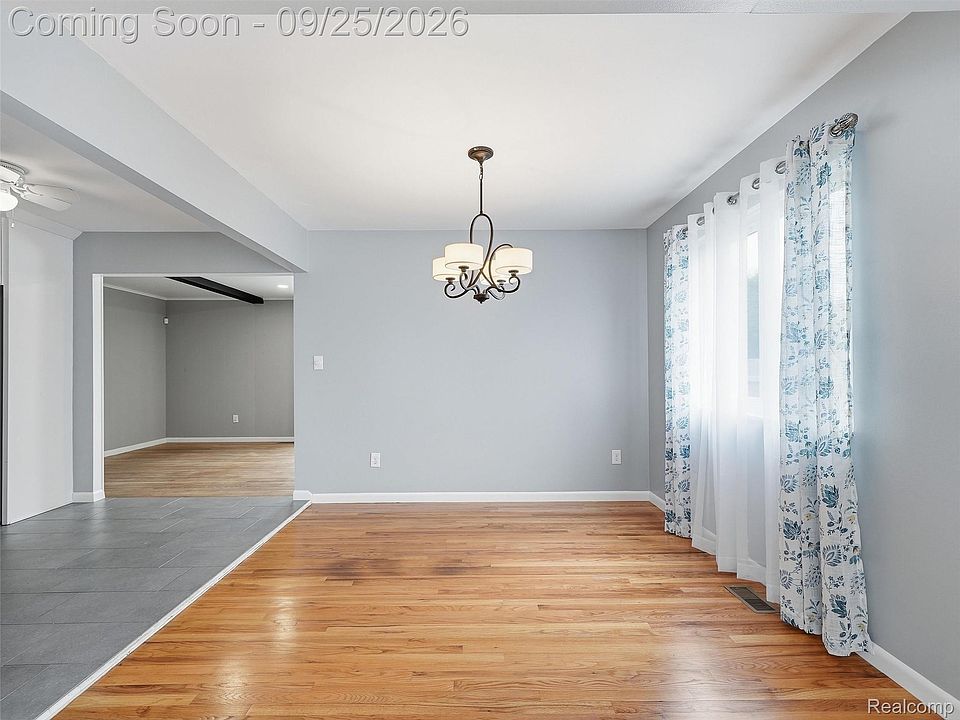 27046 Fairfax St, photo 10