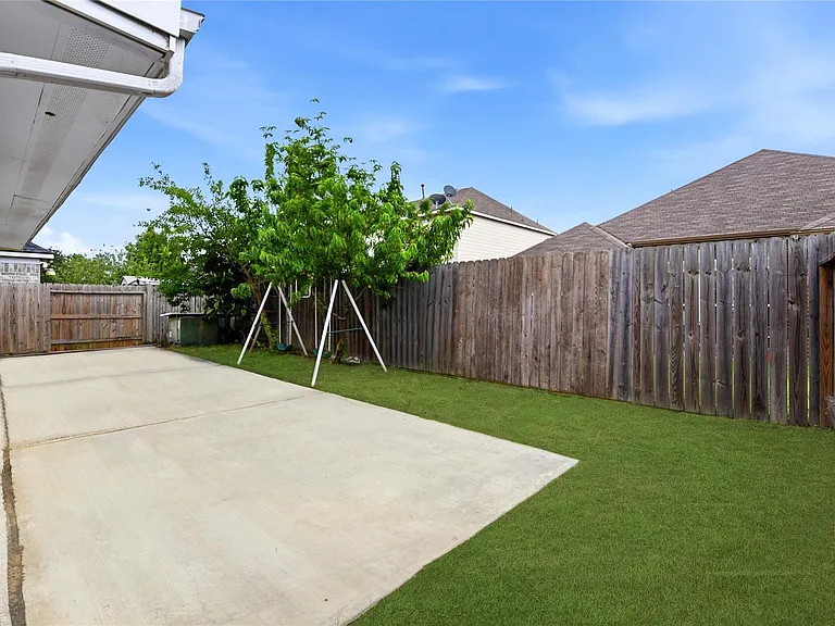 18427 Grove Brook Ln — Photo 49