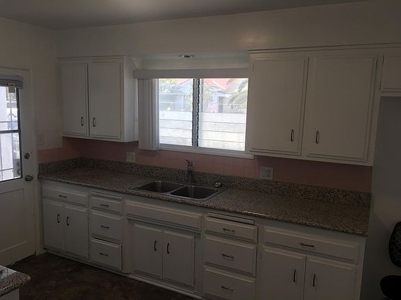 4th image of 1505 S Grand Ave