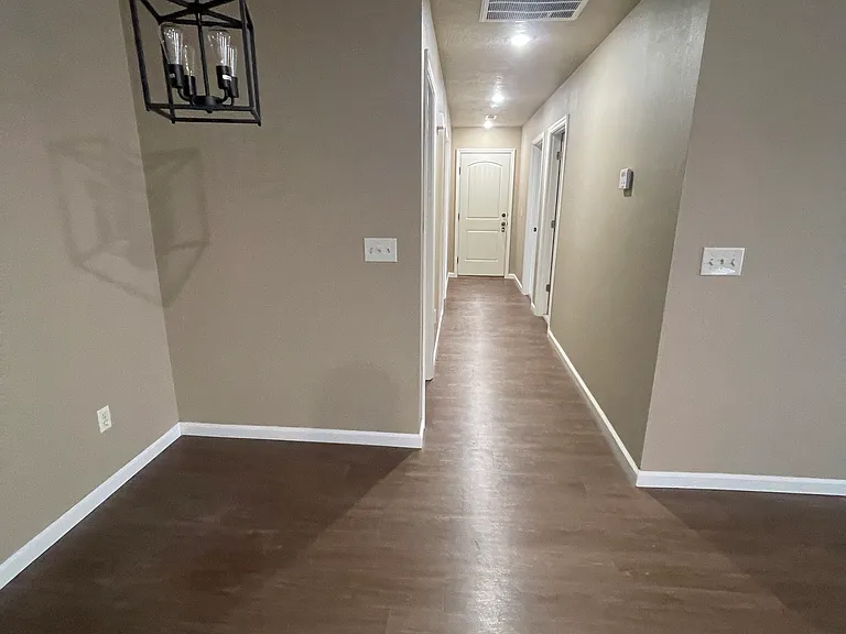 822 E Crystal Ave — Photo 10