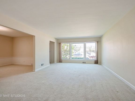3rd image of 2841 W Bryn Mawr Ave
