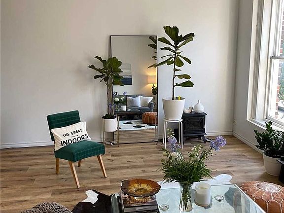 3rd image of 36 King St E #1