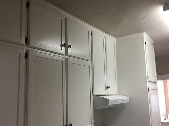 Large kitchen gas cooking!