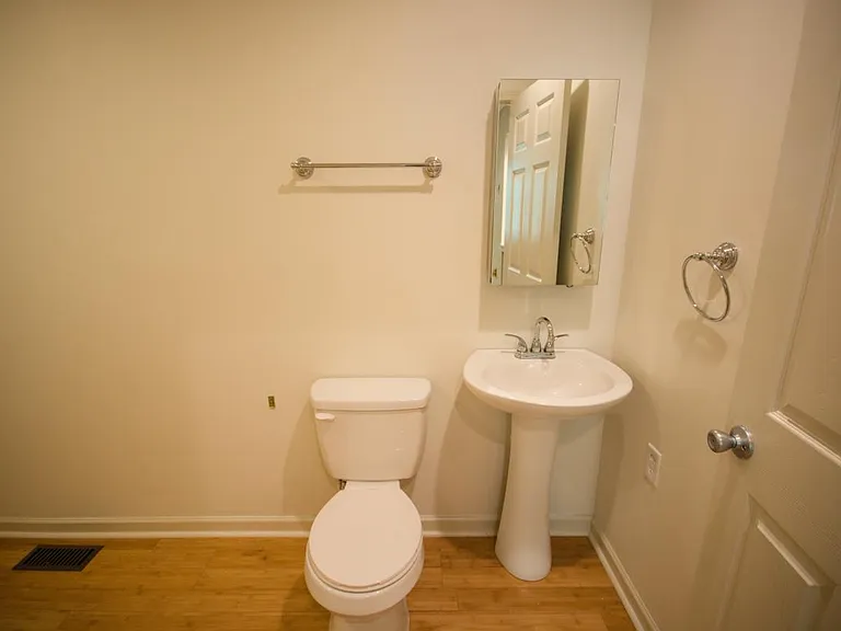 207 Woody Dr — Photo 6