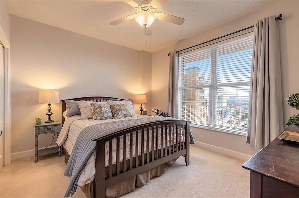 3 bed, 3.0 bath, 1980 sqft, $3,000 — Photo 4