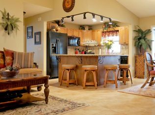 1137 Keolu Dr, Kailua, HI 96734