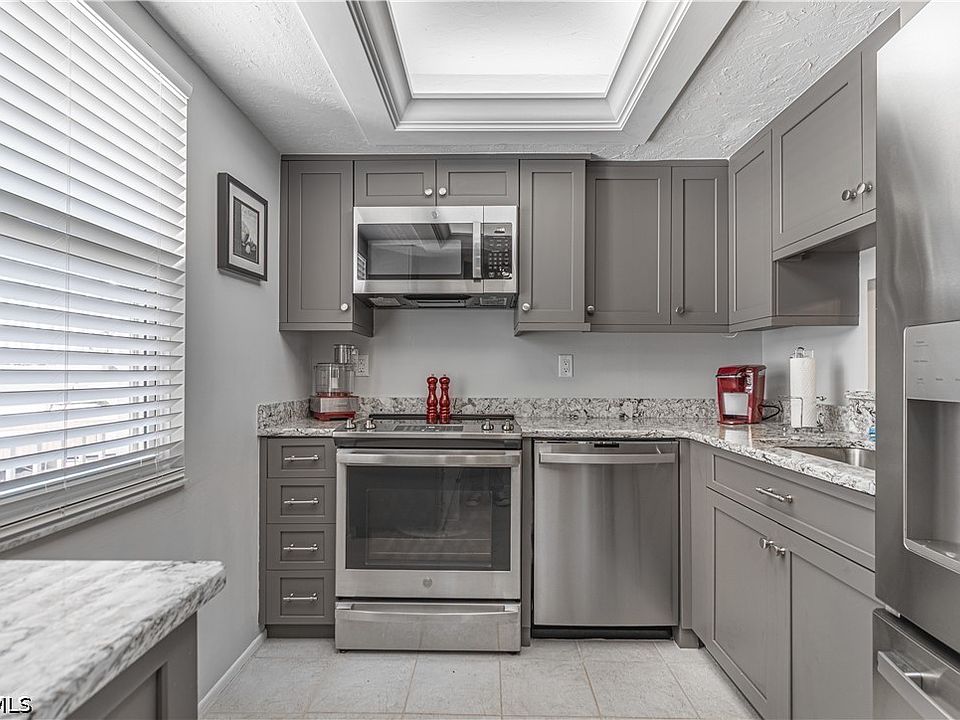 1st image of 1580 Pine Valley Dr APT 305