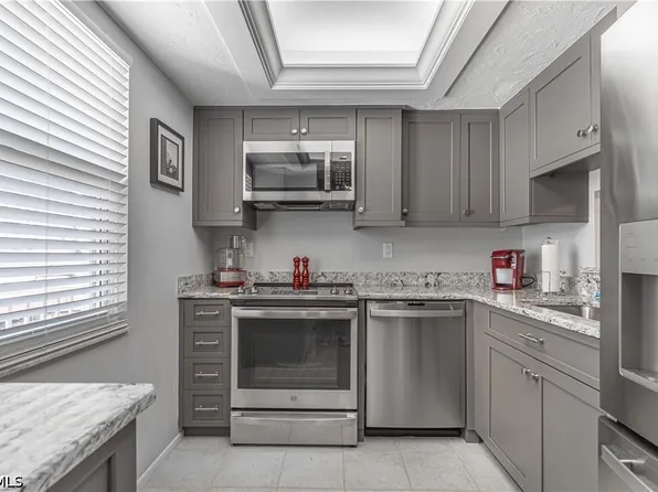 1580 Pine Valley Dr APT 305, Fort Myers, FL 33907