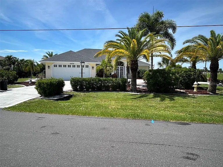 24508 Saragossa Ln — Photo 2