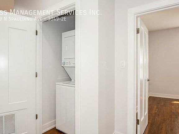3rd image of 3049 N Spaulding Ave APT 2E