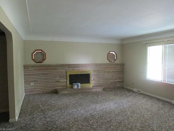 4th image of 1418 Shields Rd