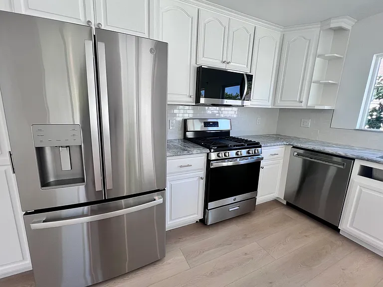23992 Woodstone St — Photo 10