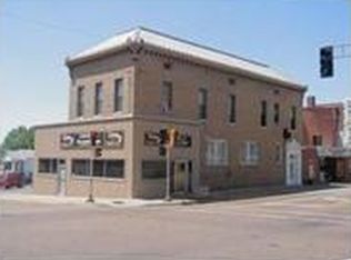 438 S 8th St, Quincy, IL 62301