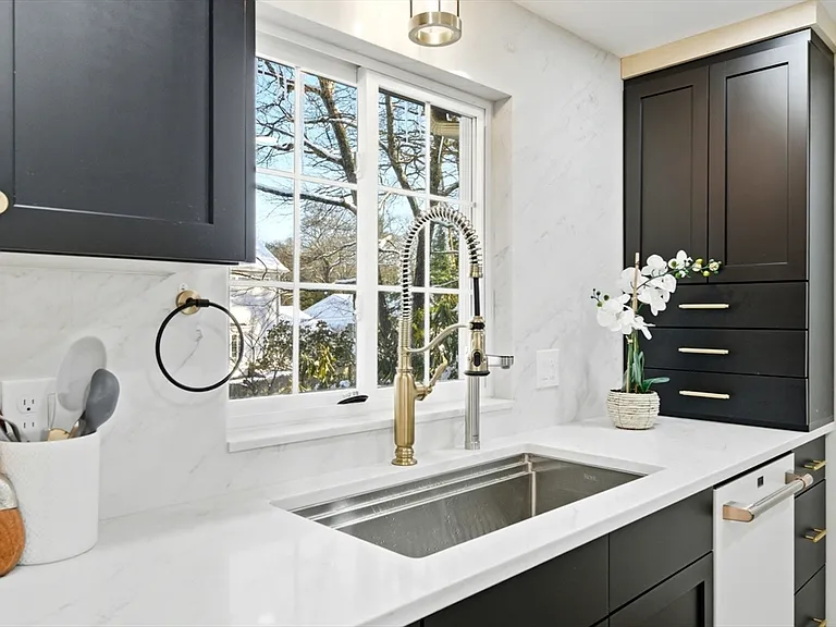 8 Phinney Rd — Photo 10