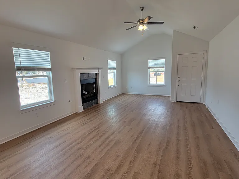 5796 W Holdcroft Dr — Photo 4