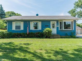 2301 Cedar St, Rolling Meadows, IL 60008