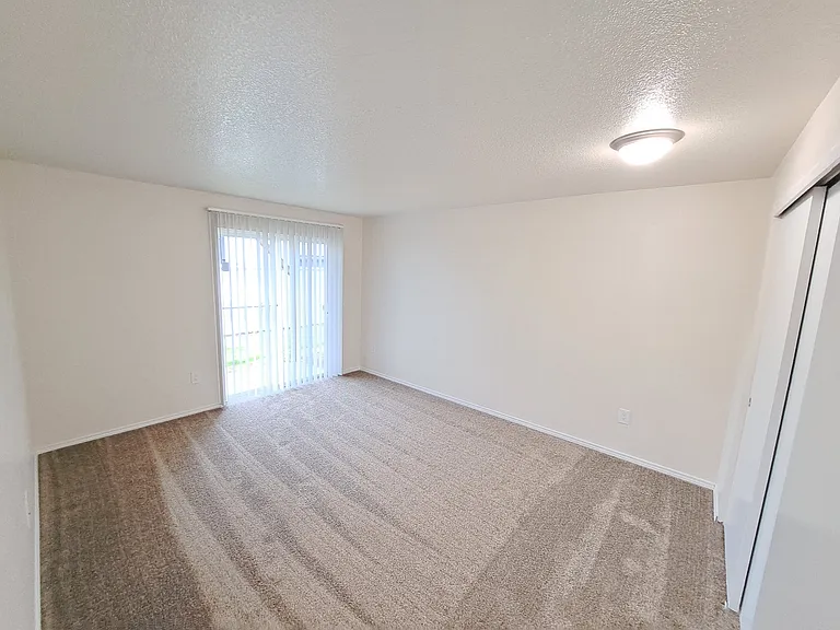 Park Avenue Village Apartments — Photo 8