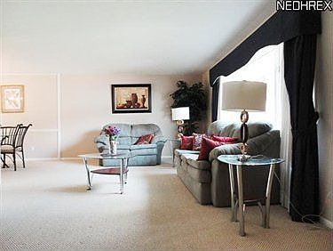 4th image of 4678 Whitehall Dr