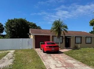 1823 43rd St SW, Naples, FL 34116