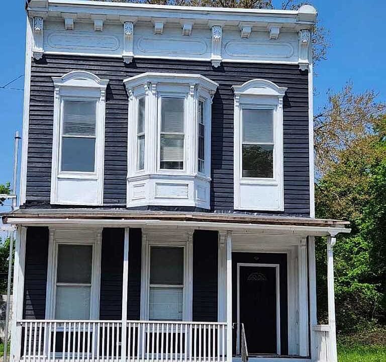 1st image of 143 5th Ave #2