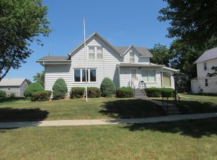 315 E 10th St, Blue Earth, MN 56013