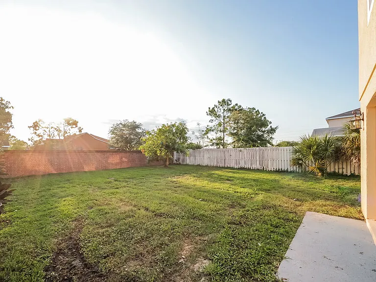 13028 Lily Pond Ct — Photo 16